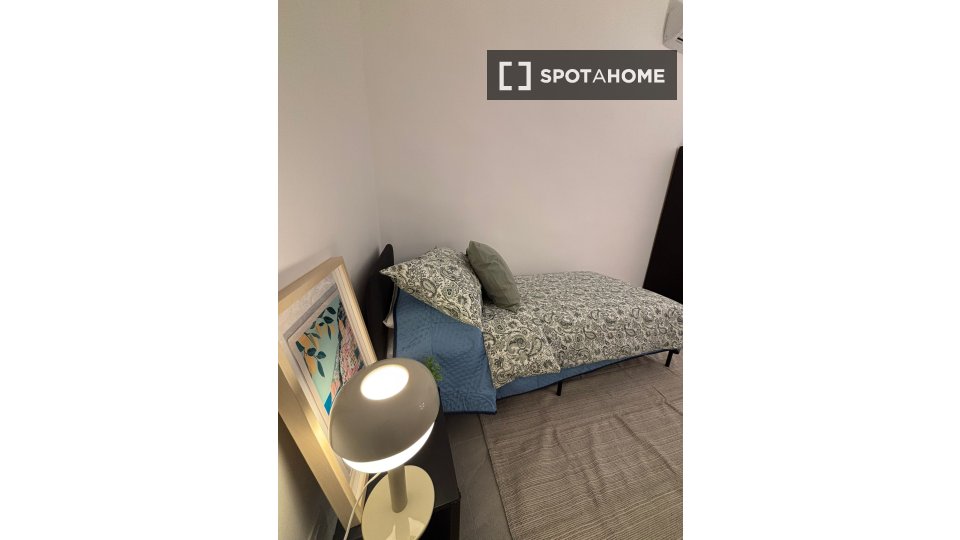 Double room Naples, 4 beds — photo 5