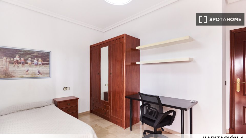 Double room Seville, 4 beds — photo 64