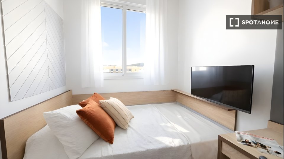 Double room Granada, 3 beds — photo 28