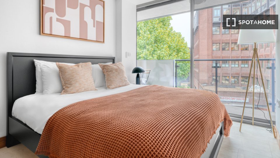 Apartment London, 2 beds, 75m² — photo 3