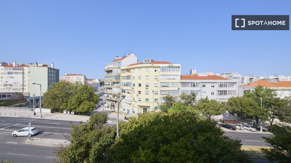 Double room Lisbon, 4 beds — photo 17