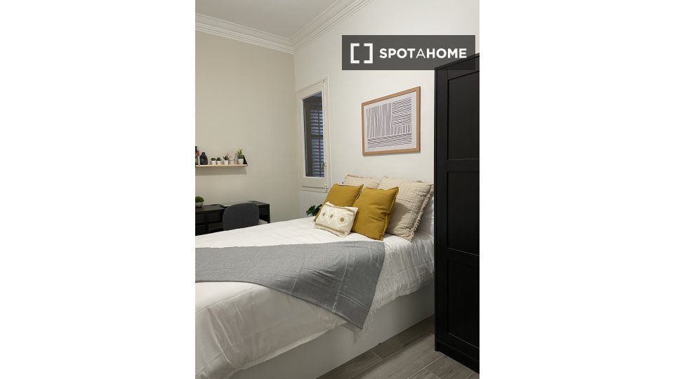 Double room Barcelona, 6 beds, 140m² — photo 12