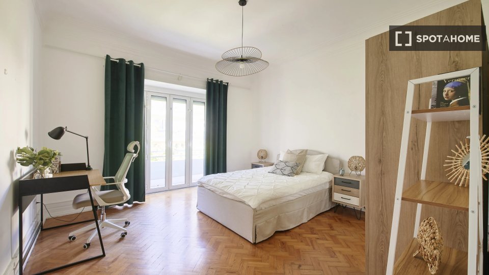 Double room Lisbon, 9 beds — photo 10