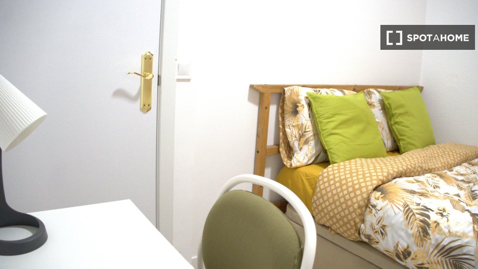 Double room Madrid, 6 beds — photo 18