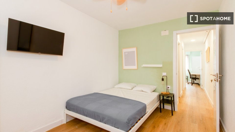 Se alquila habitación en piso compartido de 5 habitaciones, Alcalá de Henares