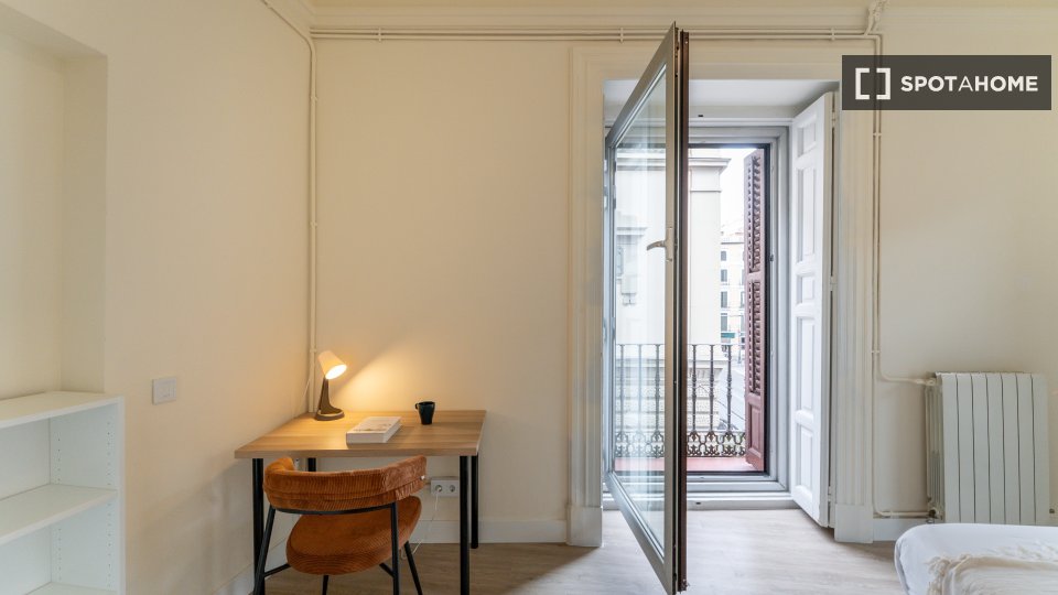 Double room Madrid, 9 beds — photo 13