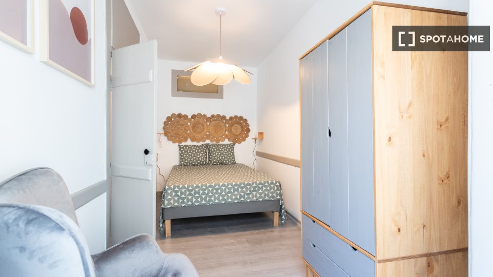 Apartment Lisbon, 2 beds, 58m² — photo 17