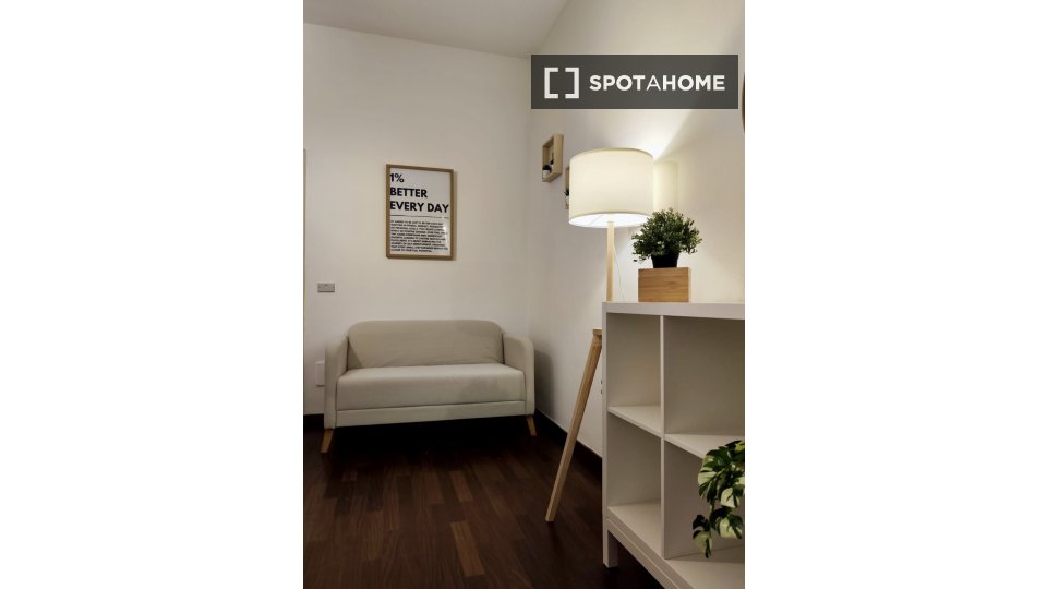 Double room Bologna, 3 beds — photo 16