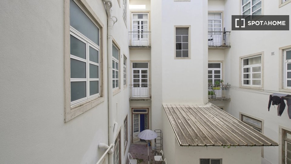 Double room Lisbon, 7 beds — photo 14