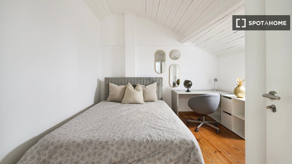 Double room Lisbon, 13 beds — photo 11