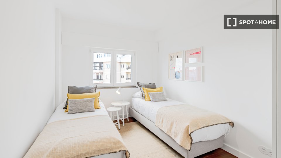 Apartment Lisbon, 2 beds, 74m² — photo 19