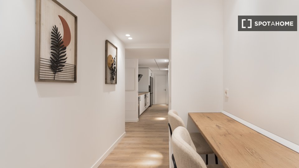 Double room Madrid, 6 beds, 120m² — photo 5