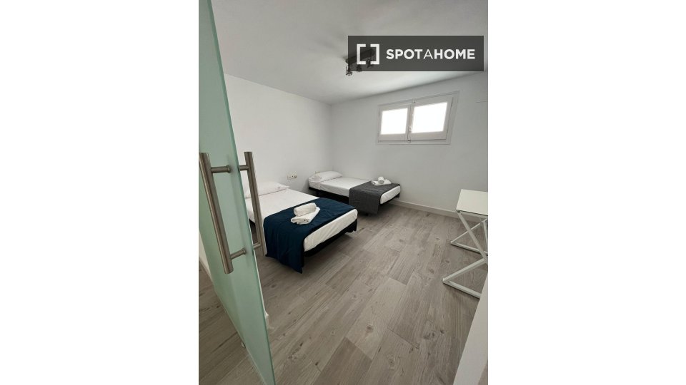 Apartment Barcelona, 4 beds, 180m² — photo 6