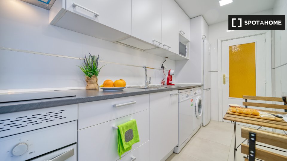 Double room Madrid, 4 beds, 50m² — photo 3