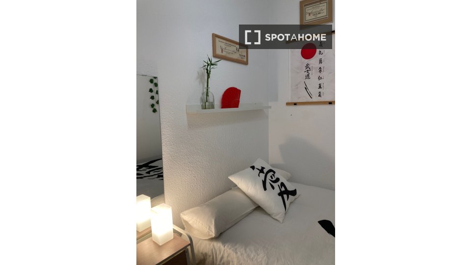 Double room Barcelona, 3 beds, 90m² — photo 30