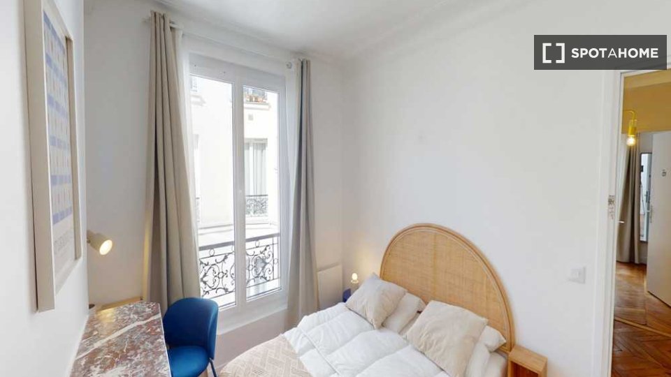 Double room Paris, 5 beds, 50m² — photo 3