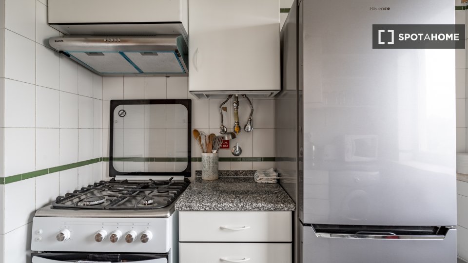 Apartment Lisbon, 3 beds, 98m² — photo 14