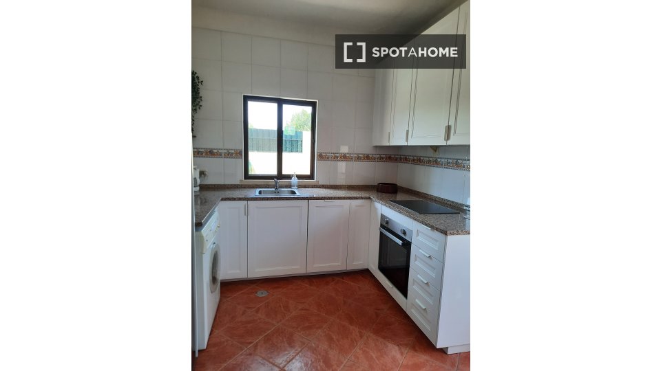 Apartment Lisbon, 3 beds, 110m² — photo 3