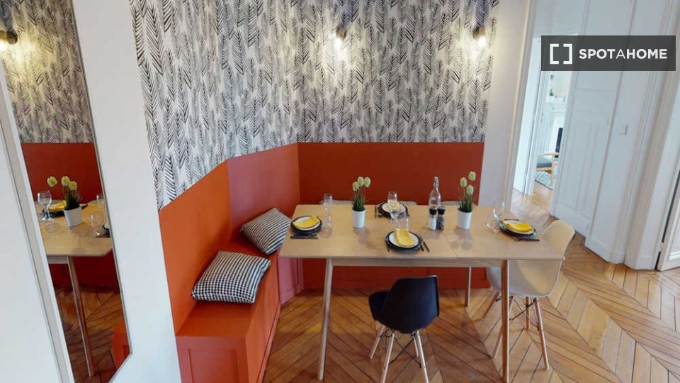 Double room Paris, 7 beds, 190m² — photo 1