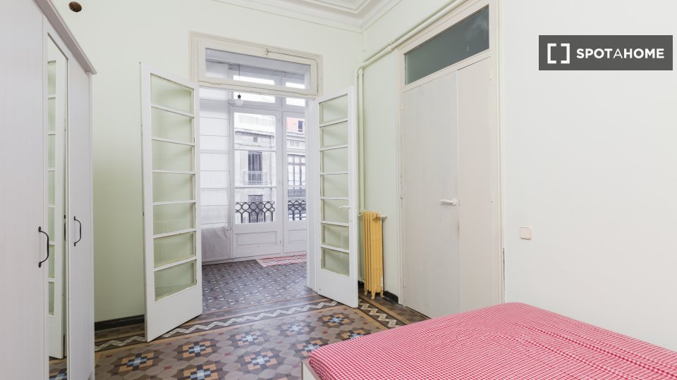 Double room Barcelona, 9 beds, 175m² — photo 3