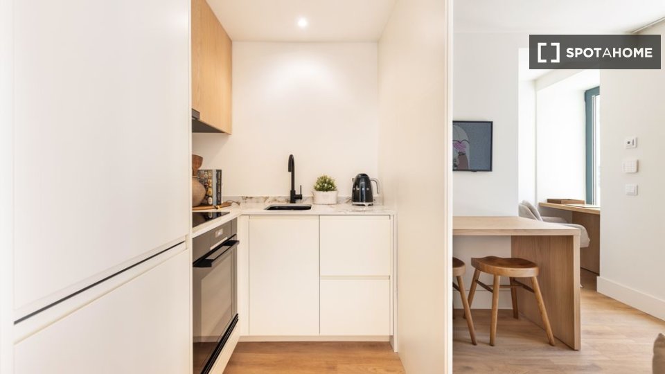 Apartment Lisbon, 1 bed — photo 4