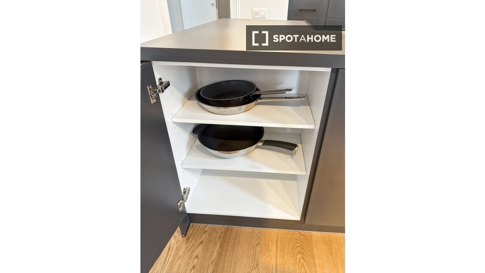 Double room Brussels, 1 bed, 110m² — photo 4