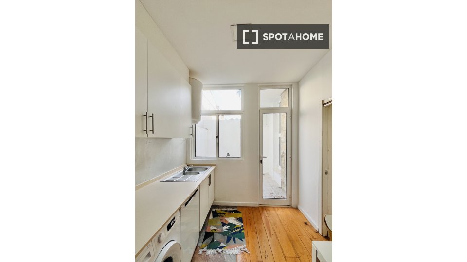 Apartment Porto, 2 beds, 74m² — photo 33