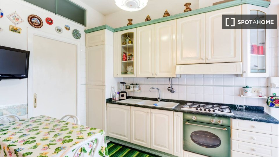 Double room Rome, 2 beds, 180m² — photo 13