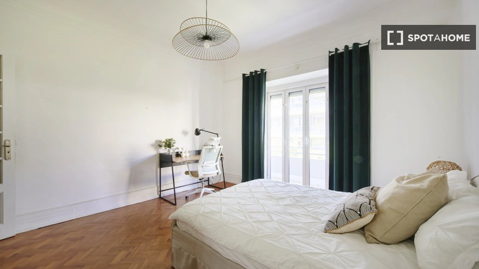 Double room Lisbon, 9 beds — photo 9
