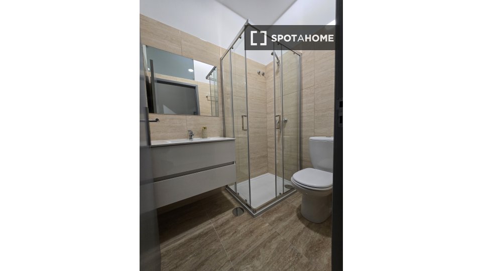 Apartment Coimbra, 4 beds, 160m² — photo 18
