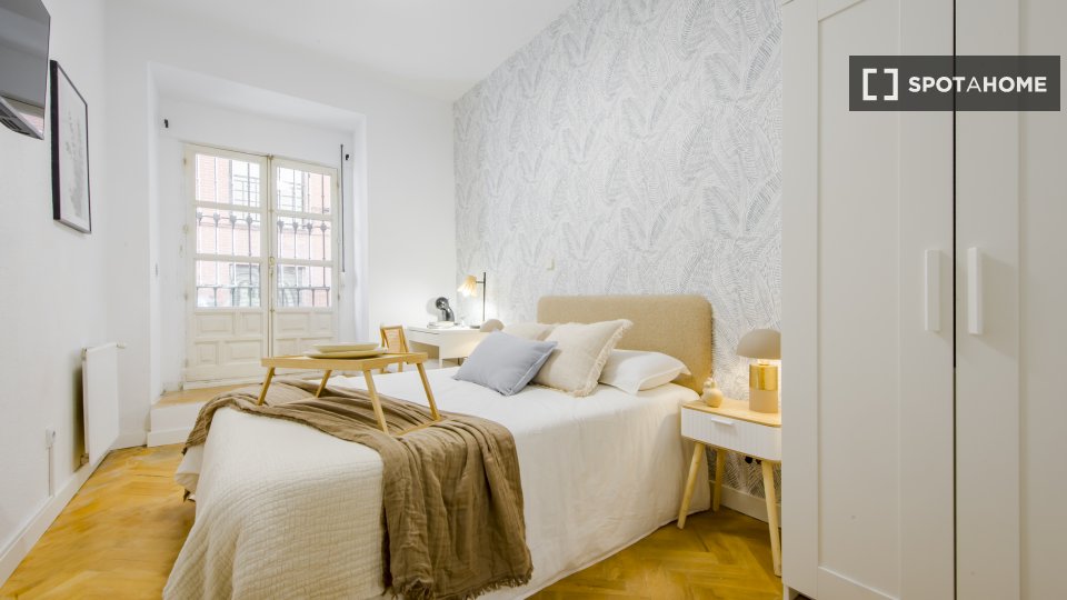 Double room Madrid, 5 beds, 130m² — photo 10