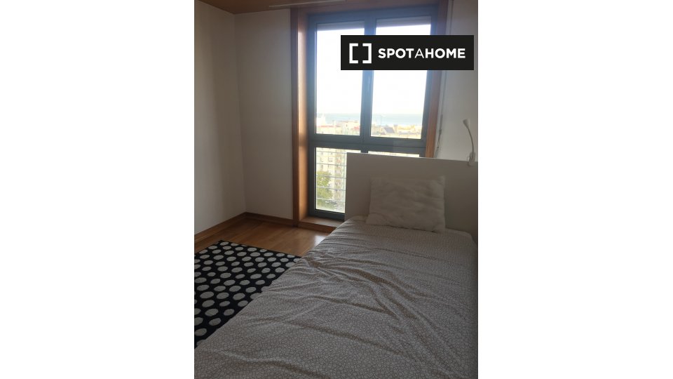 Double room Lisbon, 5 beds, 144m² — photo 2
