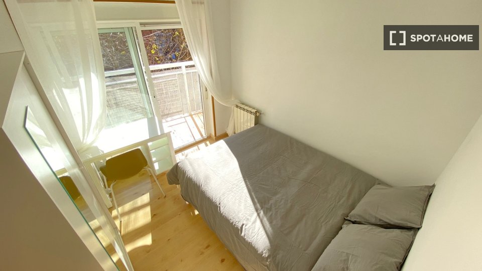 Double room Madrid, 4 beds — photo 17