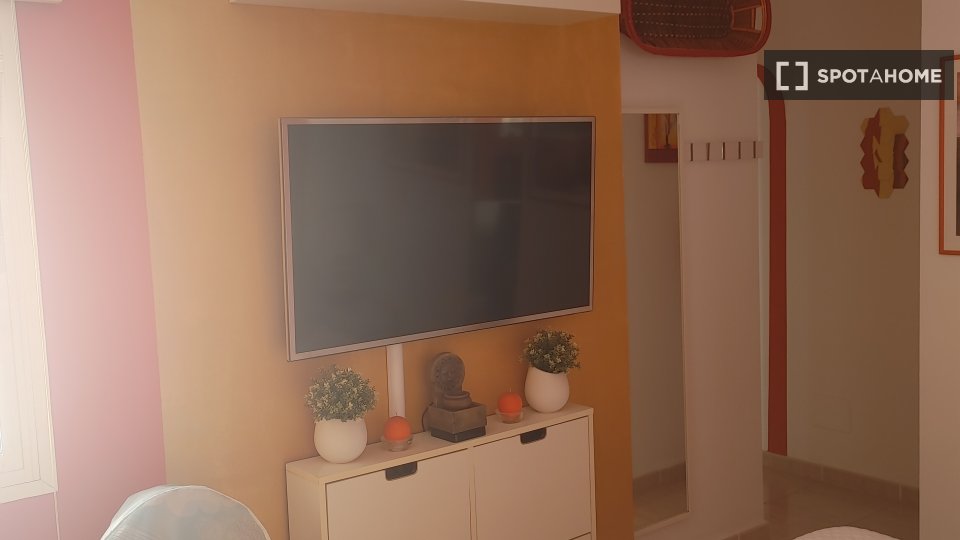 Double room Santa_Cruz_De_Tenerife, 2 beds, 85m² — photo 8