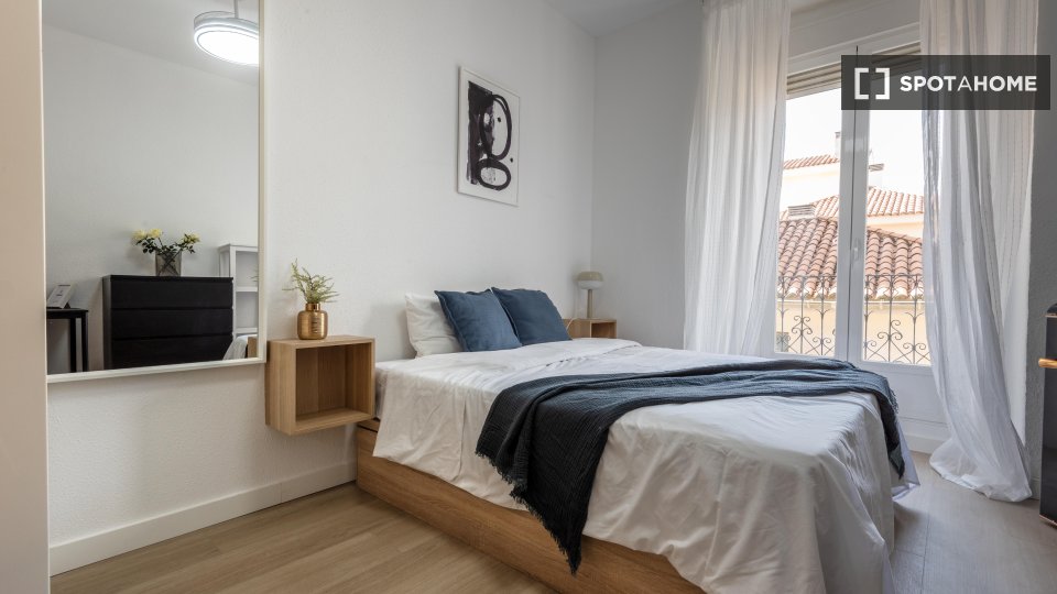 Double room Madrid, 5 beds — photo 66