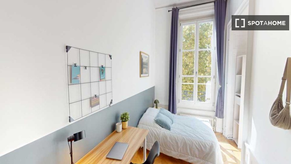 Double room Lyon, 7 beds, 240m² — photo 2