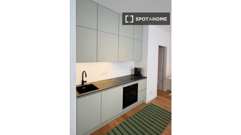 Apartment Berlin, 1 bed, 64m² — photo 2
