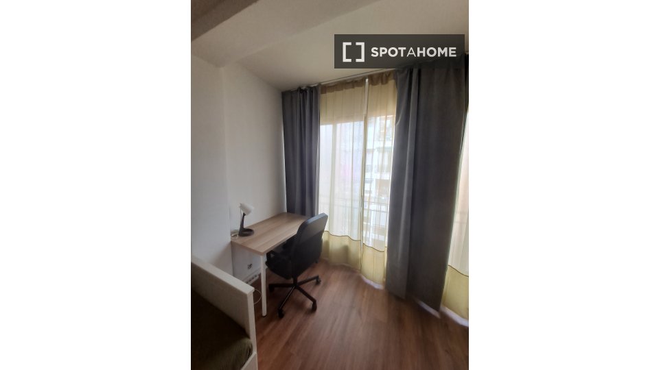 Double room Valencia, 4 beds, 75m² — photo 15
