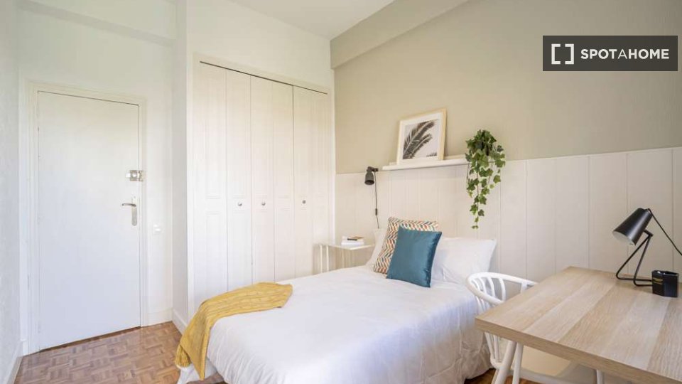 Double room Madrid, 6 beds — photo 8