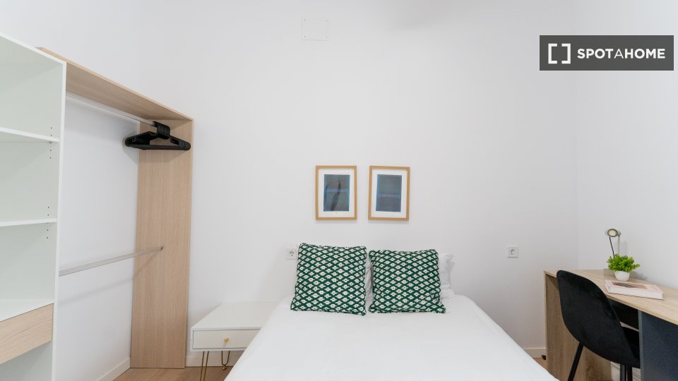 Double room Madrid, 10 beds — photo 39