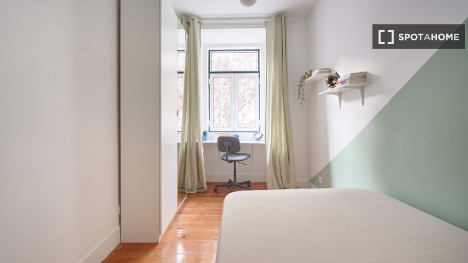 Double room Lisbon, 8 beds — photo 19