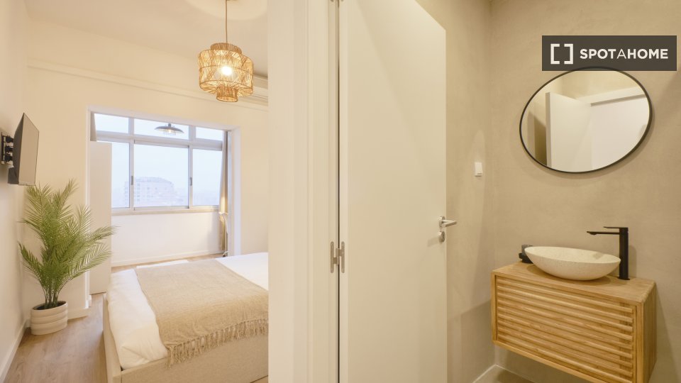 Double room Lisbon, 9 beds — photo 11