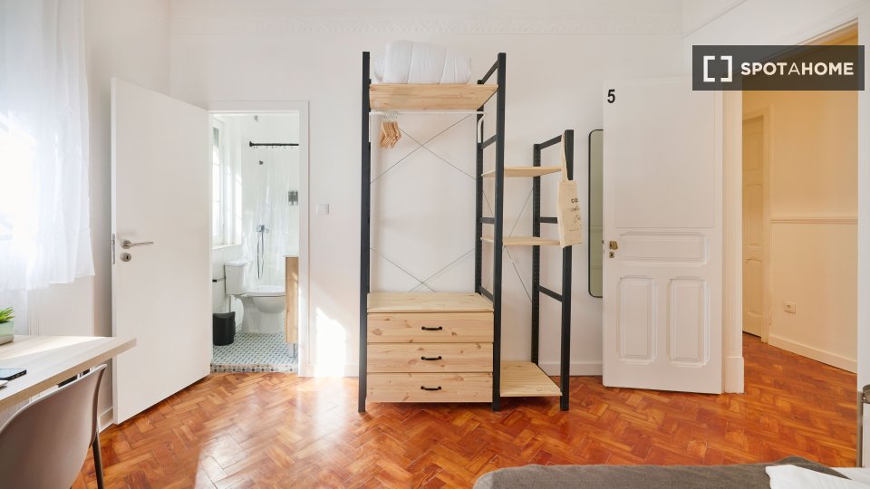 Double room Lisbon, 7 beds — photo 13