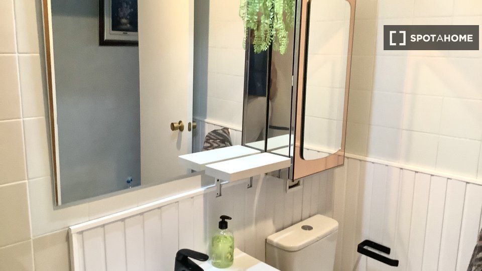 Double room Madrid, 4 beds, 100m² — photo 17