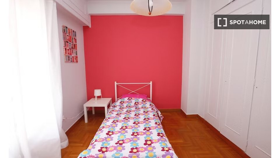 Double room Athens, 7 beds — photo 2