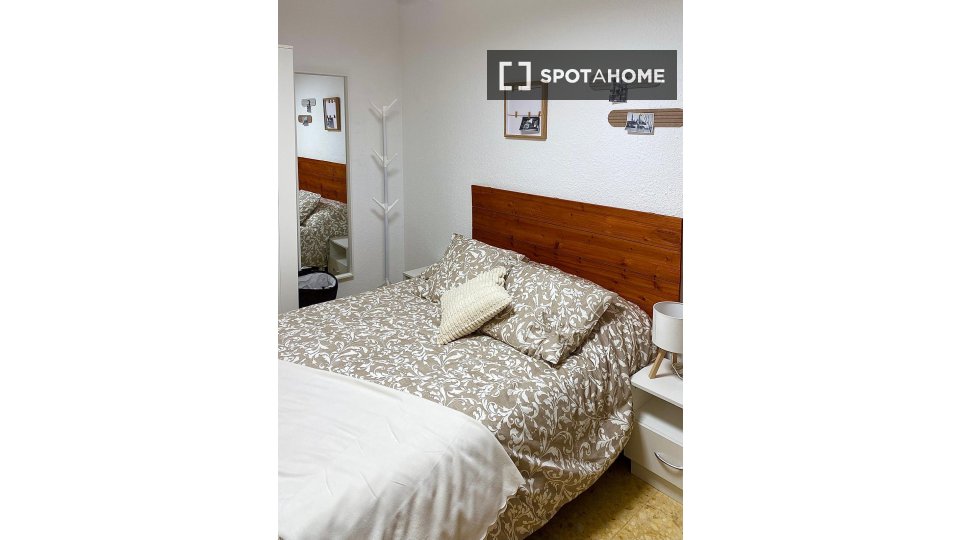 Double room Zaragoza, 4 beds, 92m² — photo 4