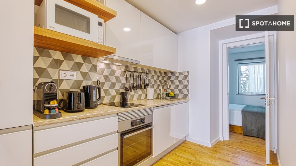 Apartment Lisbon, 1 bed, 51m² — photo 15
