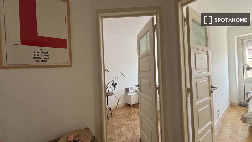 Double room Lisbon, 2 beds, 60m² — photo 36