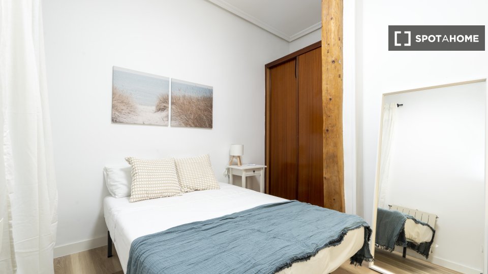 Double room Madrid, 5 beds — photo 11