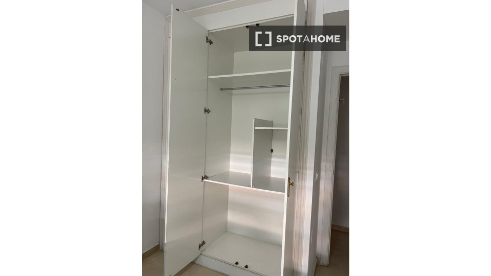 Double room Malaga, 3 beds, 150m² — photo 11